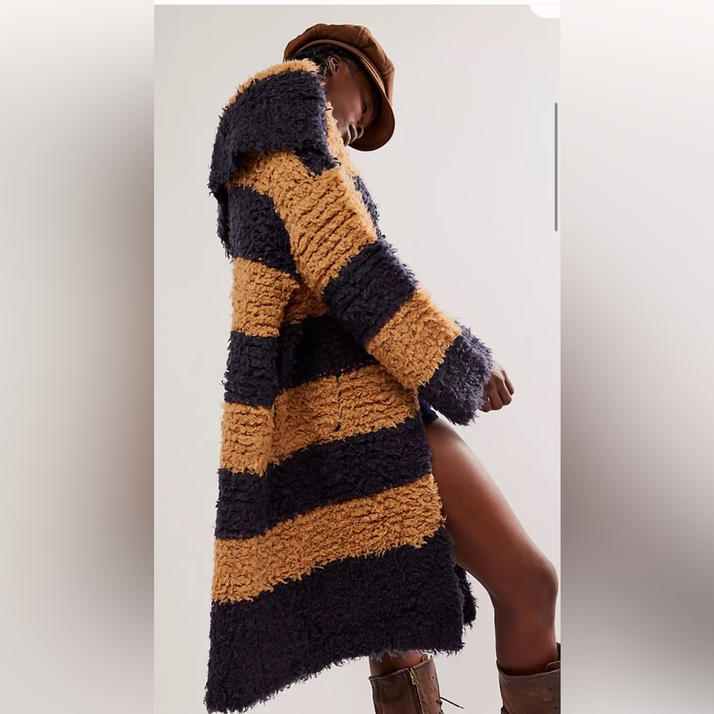 Free People Paddy Cardigan Maxi Fuzzy Buckle Closures Oversize Collar NavyCamel